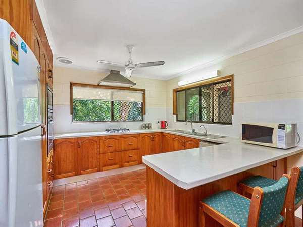 2 Cantal close, Smithfield - Thumbnail 2