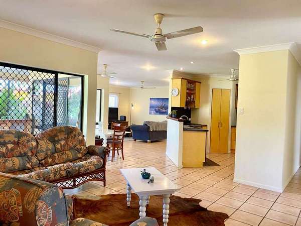 23 Gamburra Drive, Redlynch - Thumbnail 2