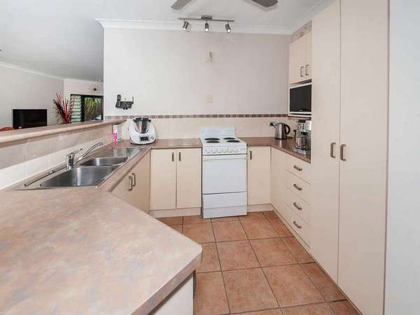 6 Caneland Court, Redlynch - Thumbnail 4
