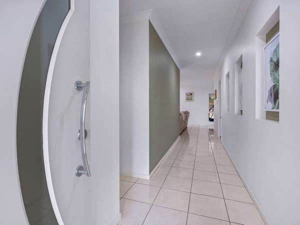 46 Perserverance Street, Redlynch - Thumbnail 2