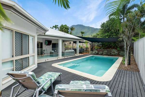 6 Ellestree Close, Redlynch - Thumbnail 2