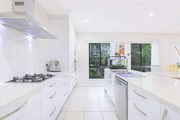 25 Goldberg Close, White Rock - Thumbnail 4
