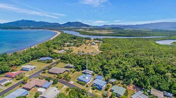 16 Olive Crescent, Kurrimine Beach - Thumbnail 2
