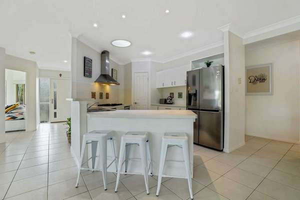6 Ellestree Close, Redlynch - Thumbnail 4
