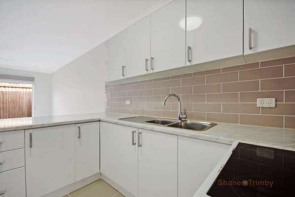 7 Lavis Road, Freshwater - Thumbnail 2