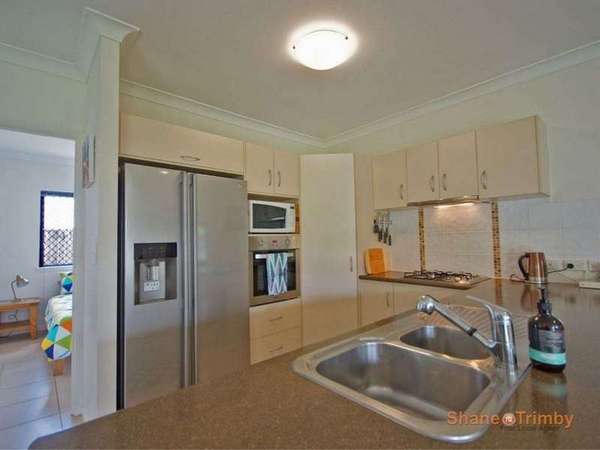 9 Alander Payet Close, Redlynch - Thumbnail 2