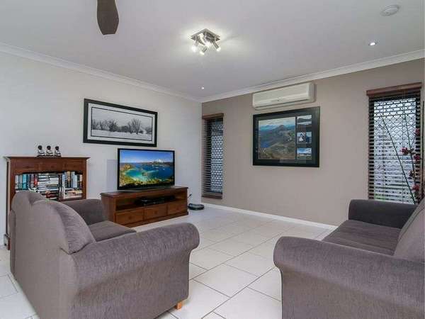 10 Ellestree Close, Redlynch - Thumbnail 5