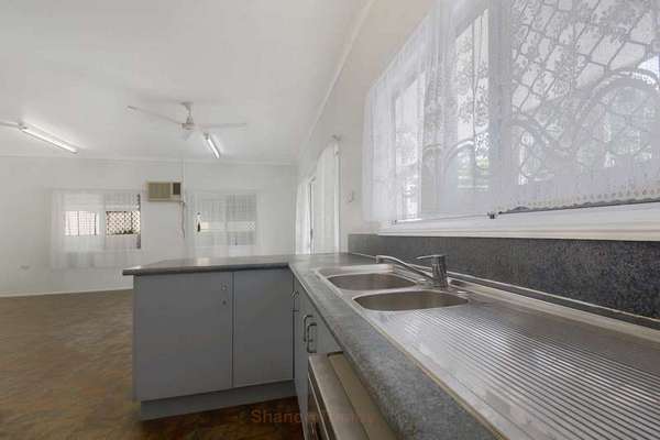42 Collinson St, Westcourt - Thumbnail 3