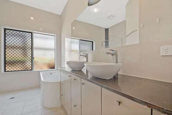37 Lum Jim St, Redlynch - Thumbnail 8