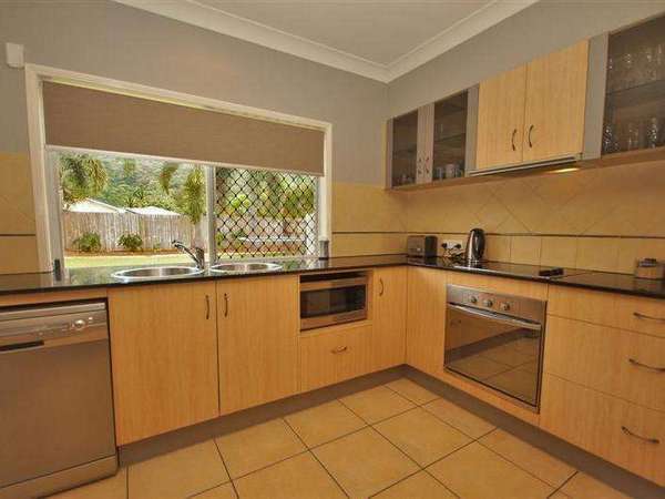 4 William Hickey Street, Redlynch - Thumbnail 2