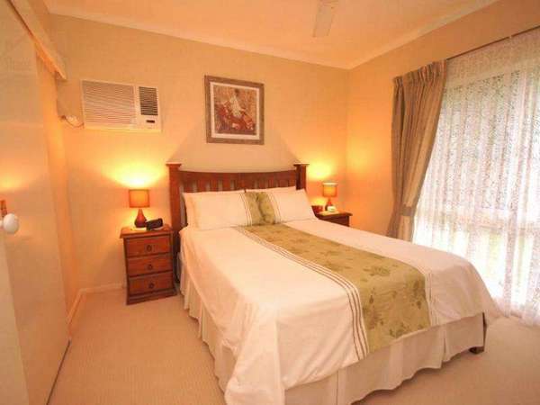10 Bayu Close, Redlynch - Thumbnail 2