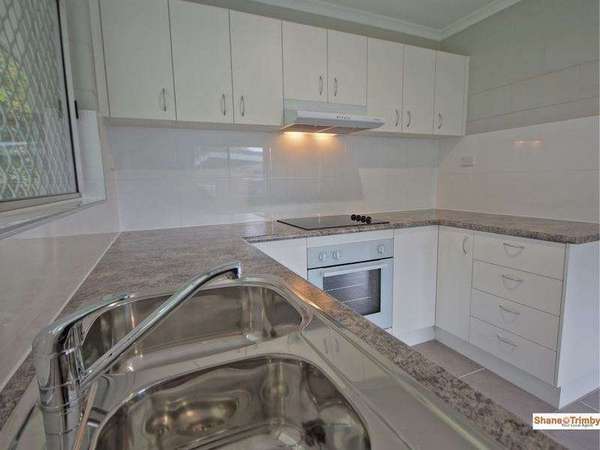 35 Merrybrook St, Freshwater - Thumbnail 8