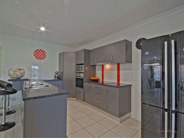 21 Springbrook Ave, Redlynch - Thumbnail 8