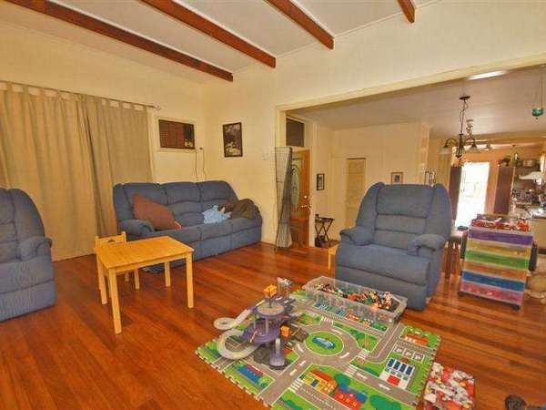 18 Daphne Street, Redlynch - Thumbnail 6