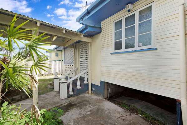 42 Collinson St, Westcourt - Thumbnail 2