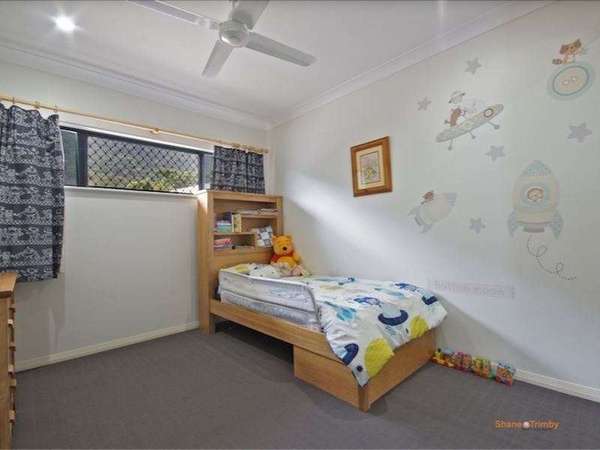 9 Lowther Close, Redlynch - Thumbnail 7