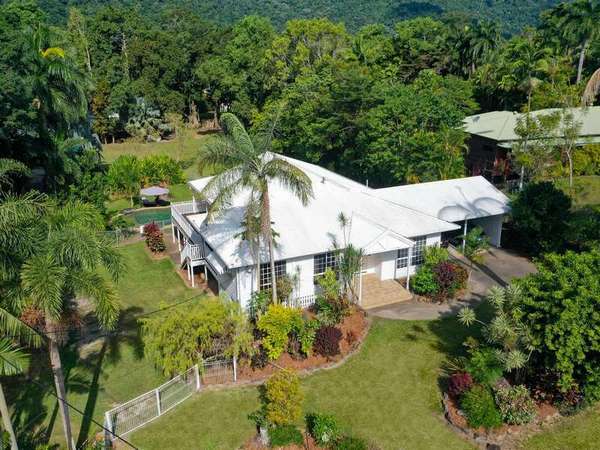 9-11 Currunda Close, Redlynch - Thumbnail 2