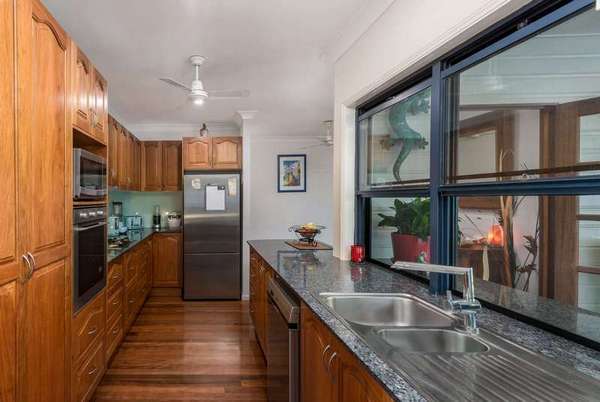 24 Macarthur Close, Palm Cove - Thumbnail 4