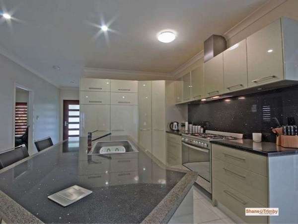8 Alander Payet Close, Redlynch - Thumbnail 8