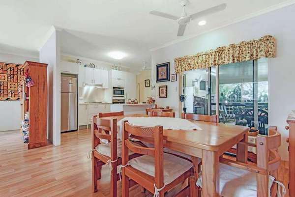 39 Village Terrace, Redlynch - Thumbnail 3