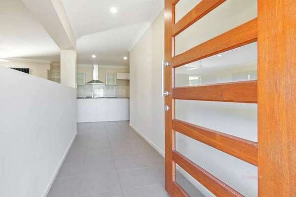 30 Mackerras Street, Redlynch - Thumbnail 2