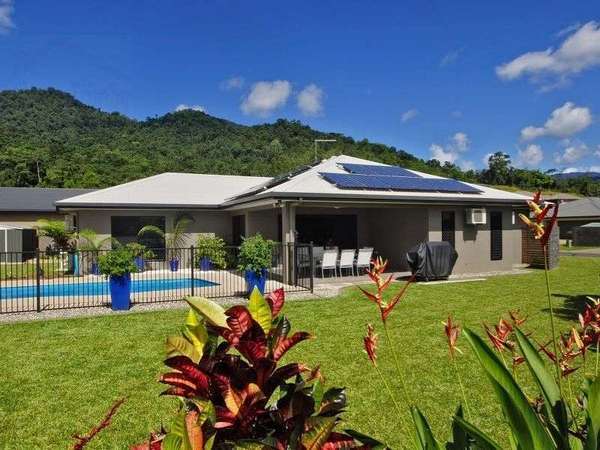 6 Alander Payet Close, Redlynch - Thumbnail 2