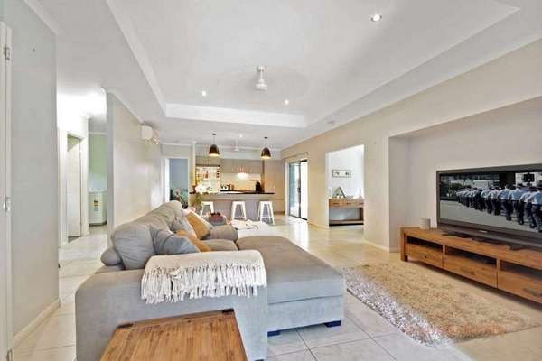 6 Govern Close, Redlynch - Thumbnail 2