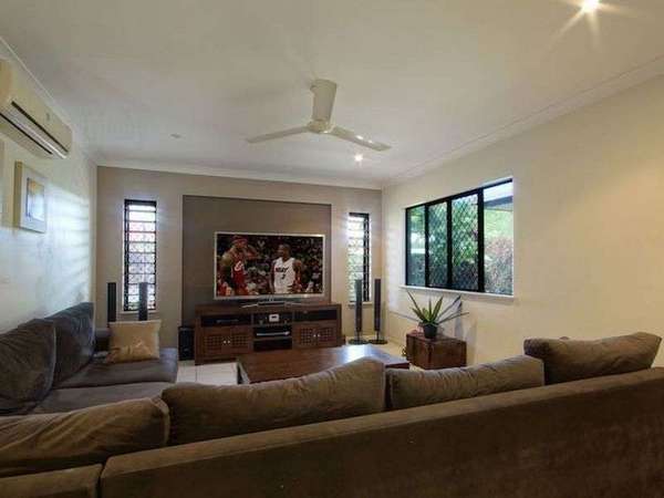 9 Davidson Close, Redlynch - Thumbnail 2