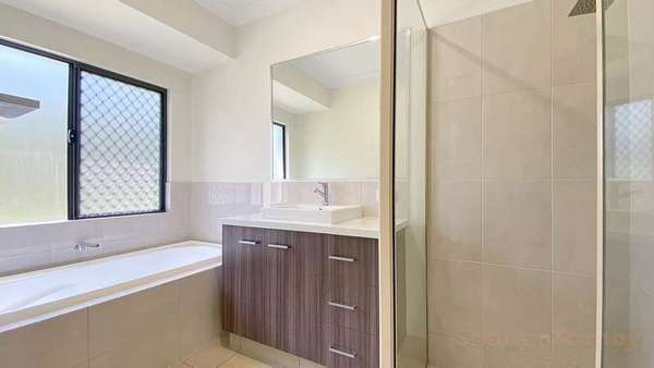 22 Tyson Place, Redlynch - Thumbnail 8