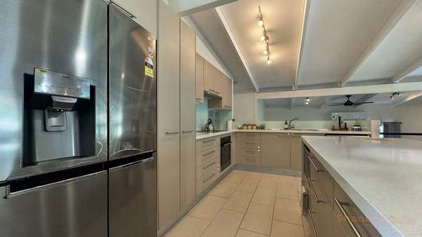 7 Brett Street, Mooroobool - Thumbnail 4