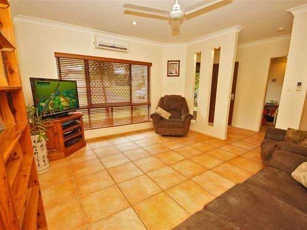 8 William Hickey Street, Redlynch - Thumbnail 4