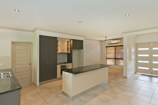 8 Lum Jim Street, Redlynch - Thumbnail 2