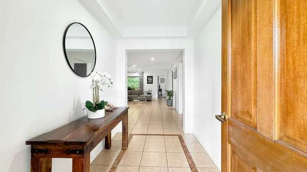 17 Messina Close, Kanimbla - Thumbnail 2