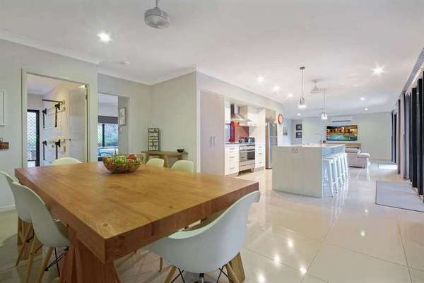 8 Lowther Close, Redlynch - Thumbnail 3