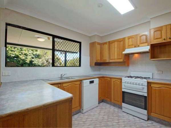 17 Yangoora Street, White Rock - Thumbnail 8