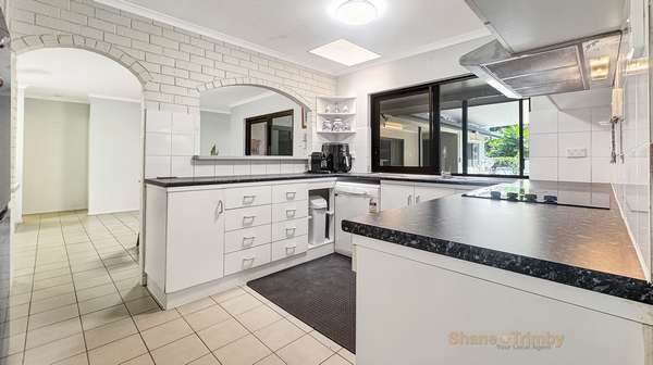35 Pepperina St, Mooroobool - Thumbnail 6