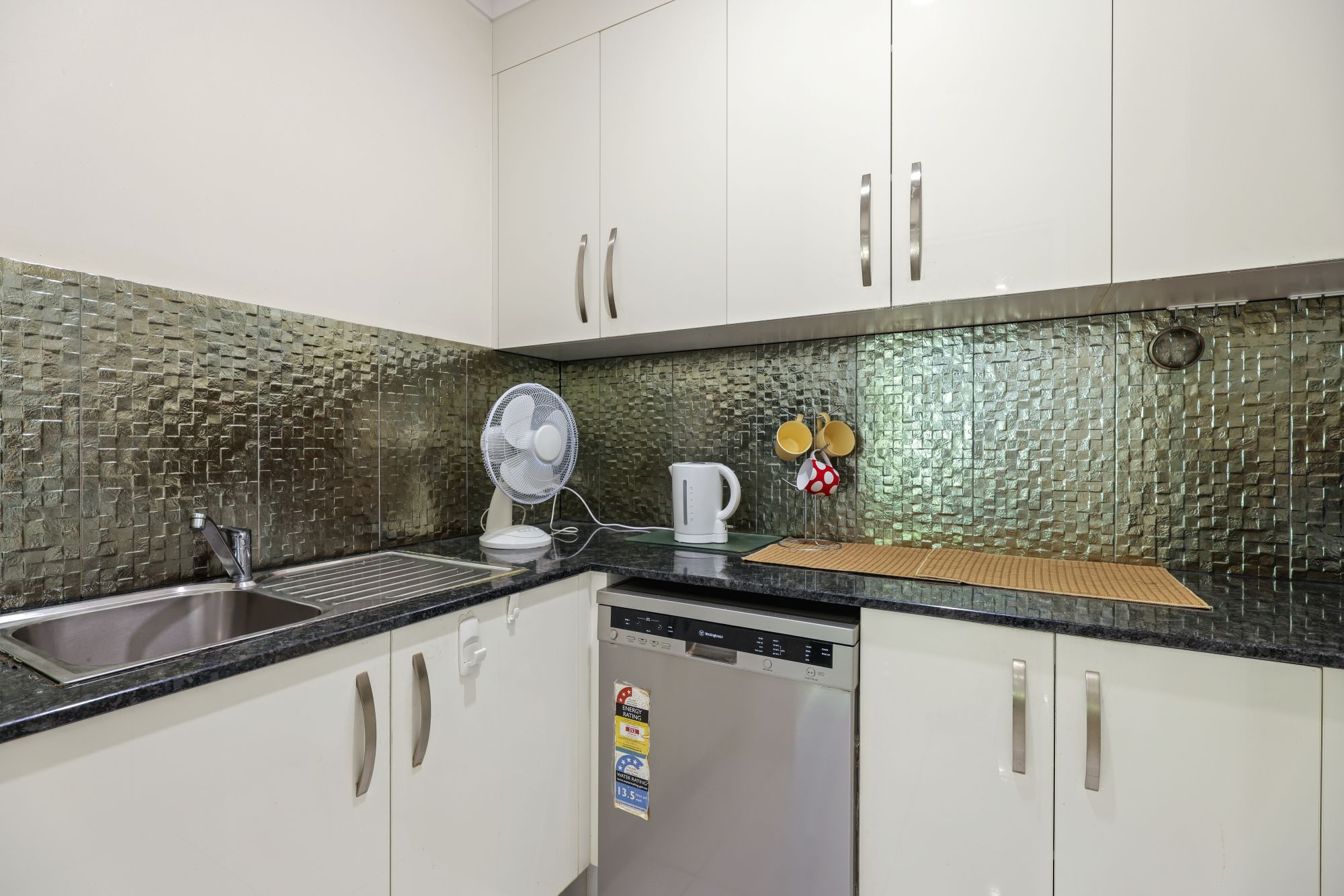 11 Marino Close, Redlynch - Thumbnail 5