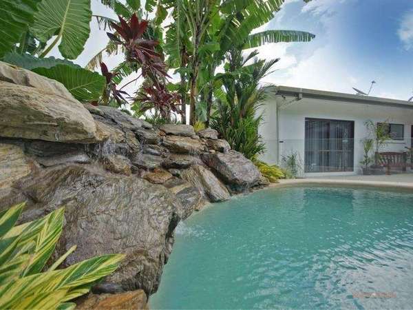 13 Connemara Close, Trinity Beach - Thumbnail 2