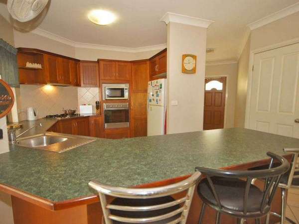 7 Caneland Court, Redlynch - Thumbnail 4