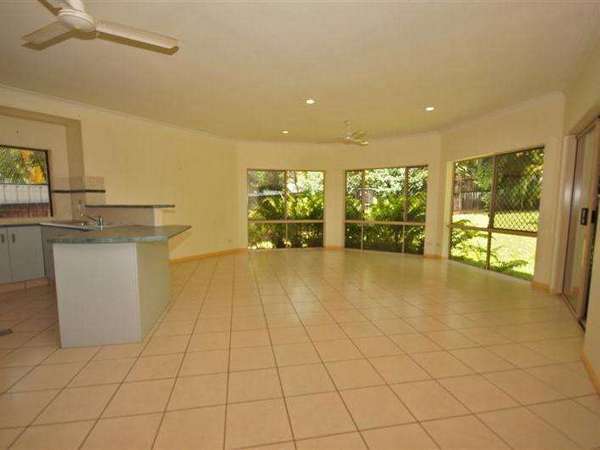 13 Jak Gee Street, Redlynch - Thumbnail 5