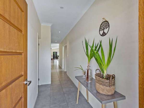 26 Perseverance St, Redlynch - Thumbnail 2