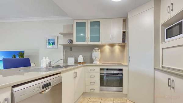 11/24-26 Old Smithfield Road, Freshwater - Thumbnail 3