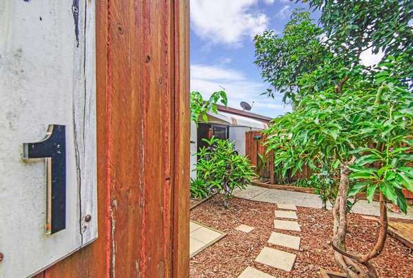 1/6 Armbrust St, Manoora - Thumbnail 3