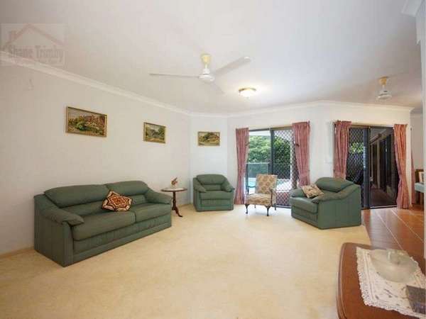 16 Red Bluff Crescent, Kamerunga - Thumbnail 4