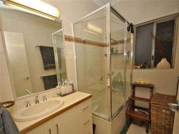 32 Satinash Close, Redlynch - Thumbnail 5