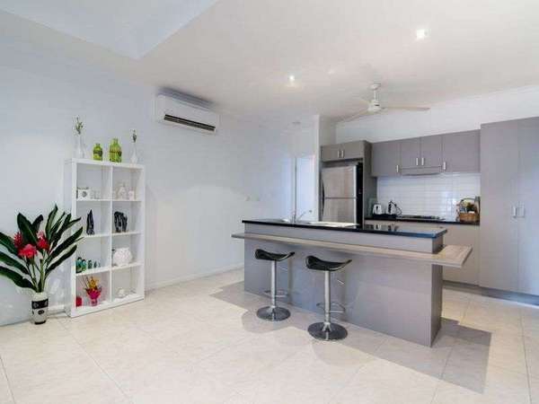 6 Govern Close, Redlynch - Thumbnail 2