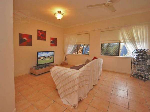 8 Cyperus Drive, Redlynch - Thumbnail 5