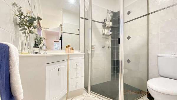 10-12 Dove Court, Bayview Heights - Thumbnail 5