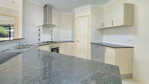 11 Tyrconnell Crescent, Redlynch - Thumbnail 8