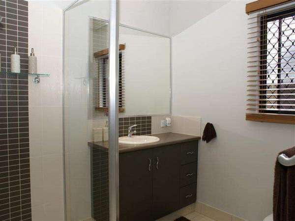 20 Lum Jim Street, Redlynch - Thumbnail 8